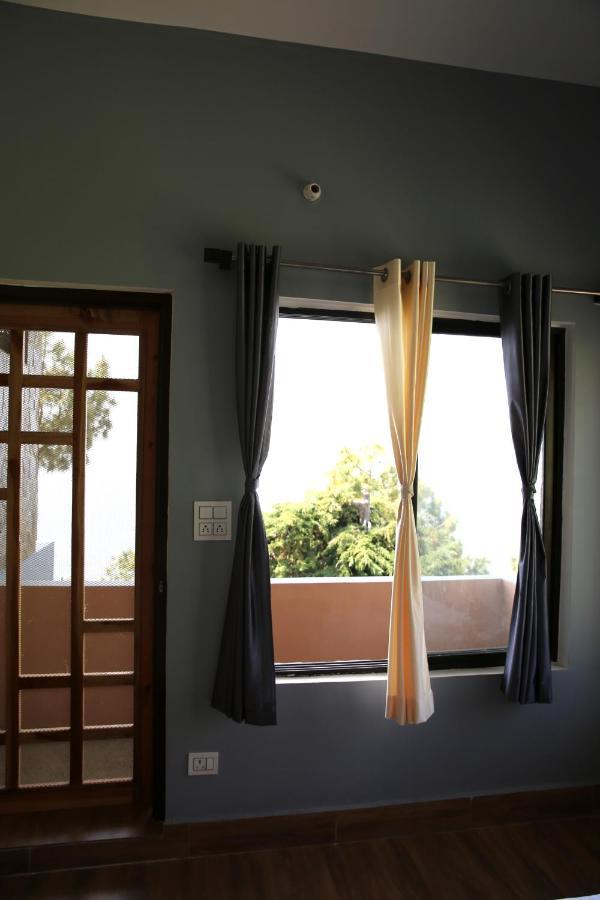 The Buransh Inn Almora Luaran gambar